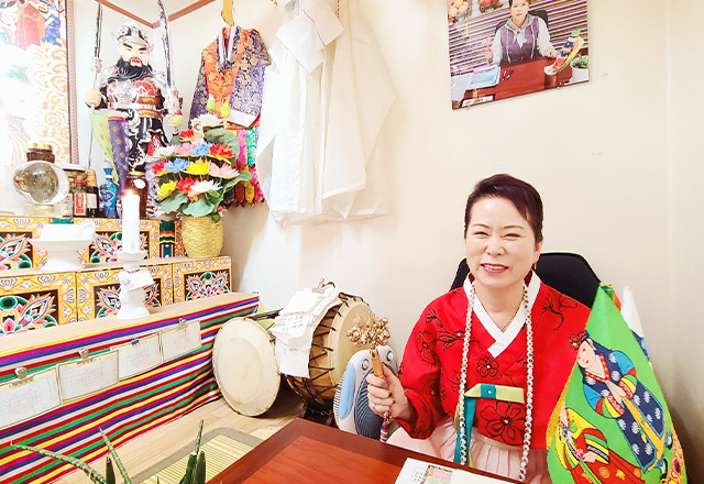 20231004101411_f4GzNRtJ.jpg_carousel_김해유명한점집_김해유명한점집,일월성신 천신궁,김해송보살,경남유명점집,창원유명점집,김해유명점집,부산유명점집